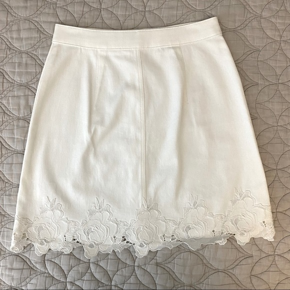 Club Monaco | Vidya Denim Skirt — White | Size 0 - Picture 6 of 13